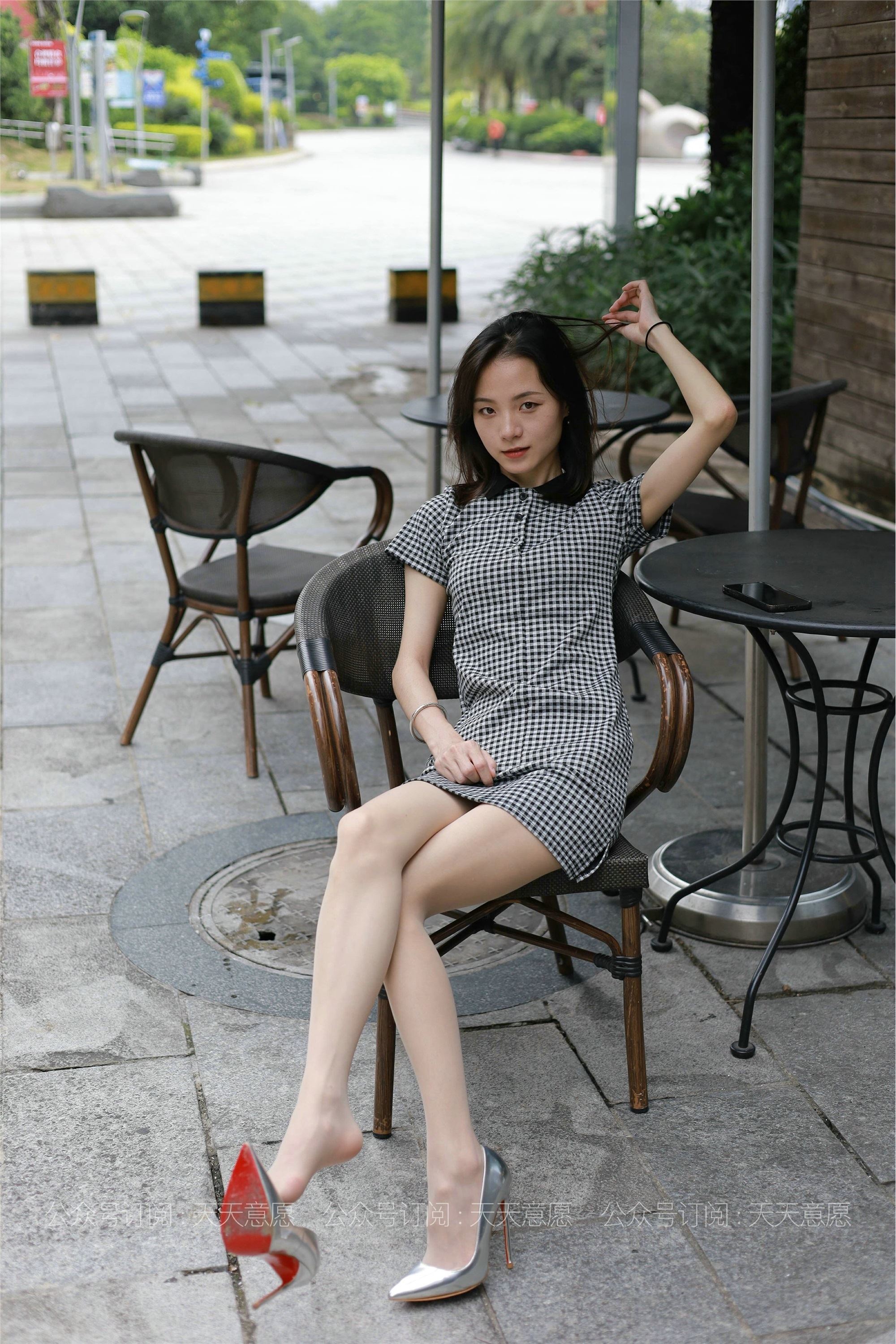 IESS异思趣向  2021.07.22 丝享家867：小六《格子连衣裙》